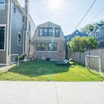 Roscoe Village Guesthouse