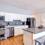 Goose Island Central Downtown Prime Location With Access To Patio Chi - 1
