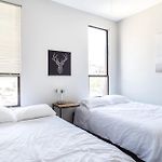 Beautifully Remodeled Second Floor Flat In River North With Private Rooftop - 2S