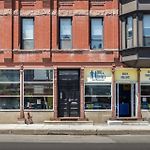 Beautifully Remodeled Third Floor Flat In River North - 3N