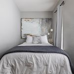 Red Robin Rentals - Wicker Park