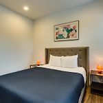Pet Friendly And Room For 7! Large Common Areas To Converse And Connect Apts