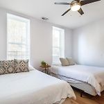 Lincoln Park Living - Suite 1
