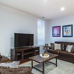 Lincoln Park Living - Suite 1