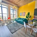 Spacious South Loop 2Br Apartment Near Mccormick Place, Soldier Field & Downtown Chicago