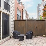 Windy City Getaway - 3Br 2Ba Chicago Townhouse Home