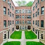 Comfy Retreat In Rogers Park, Prime Location!