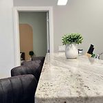 Private Balcony 1 Garage Parking Sleeps 6
