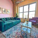 South Loop Chicago 2Br Retreat With Skyline View And Optional Parking For 8 Guests Near Mccormick Place And Soldier Field