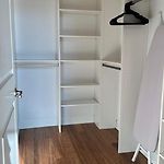 Chic 2 Bedroom 1 Parking Sleeps 6
