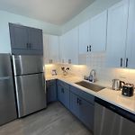 Stylish Shared Condo Minutes From Downtown Chicago, 1Bedroom And Shared Access
