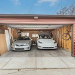 Queen Beds, Long Stay, Garage Parking, Near Train