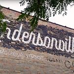 Comfy Garden Suite In Andersonville