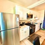 Midway Hideaway -Cozy 1Br- Parking