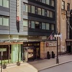 Hilton Garden Inn Chicago Downtown Riverwalk
