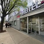 Budget-Friendly Stay And Free Coffee Downtown