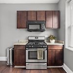 Stylish Humboldt Park Retreat - Walk To Parks & Easy Transit!