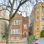 Walk To Devon Avenue & Warren Park: Chicago Apt!