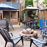 The Banksy-Free Parking -4 Bedroom W King Bed- Firepit Rooftop Near United Center