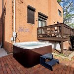 Spacious Luxury Retreat 8 Bed Oasis With 6 Baths