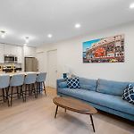 1 Bedroom With Rooftop And Wrigley Views