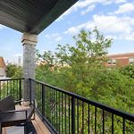 New 3Bed 2Bath Condo With Parking By United Center