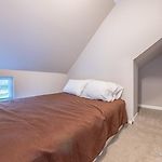 Entire Private Apartment, Near Downtown - Free Parking
