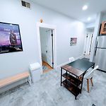 The Roscoe Village Guesthouse
