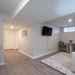 Modern Apt W Private Entrance Washer Dryer Free Parking