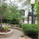 Best Western Plus Hawthorne Terrace Hotel