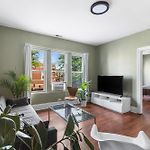 Private Room In Stylish Humboldt Park Retreat