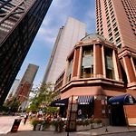 Hilton Chicago Magnificent Mile Suites