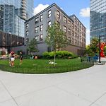 3Br City Escape Bright Sleek Spacious