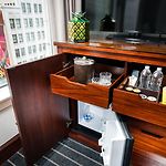 Staypineapple, An Iconic Hotel, The Loop