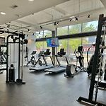 Gym Garage Parking Balcony Sleeps 4