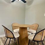Quiet 1 Bedroom 1 Free Parking High Speed Wi-Fi