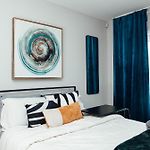Modern & Spacious Stay By Northwestern Hospital Bronzeville