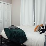 Modern & Spacious Stay By Northwestern Hospital Bronzeville