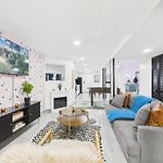 Addison Art Deco Flat