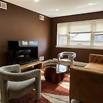 Quiet 1 Bedroom 1 Free Parking High Speed Wi-Fi