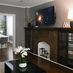 2Br W/ Workspace - Coffee Bar - Near Transit