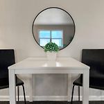 Cozy 1Br Apt Near Dining & Shops - Kimball C2