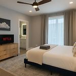 Suite Dreams - Designer Style - Central - Sleeps 7