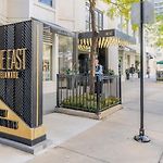 Gold Coast 2Br W Gym Lounge 1 Block To L Chi-801
