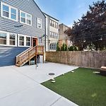 Beautiful Rental Unit In Chicago