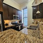Gold Coast Downtown Chicago Sleeps 20