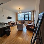 4 Bedroom Sleeps 20 People