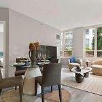 The Bernadin- Designer 3Br City Center With Balcony