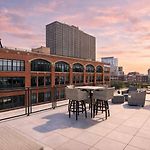 South Loop 2Br Retreat Near Grant Park, Soldier Field, Adler Planetarium & Columbia College