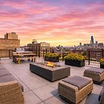 Bright 2Br Apt With Gym And Optional Parking Near Soldier Field, Museum Campus, Mccormick Place